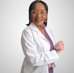 Dra. Yanira  Colina